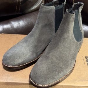 Grey suede boots men’s size 10. New never worn